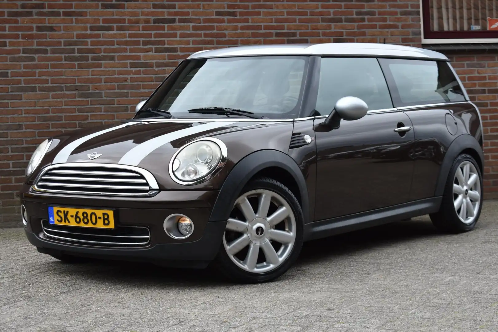 MINI Cooper Clubman Mini 1.6 '07 Xenon Leder Airco Inruil mogelijk Bruin - 1