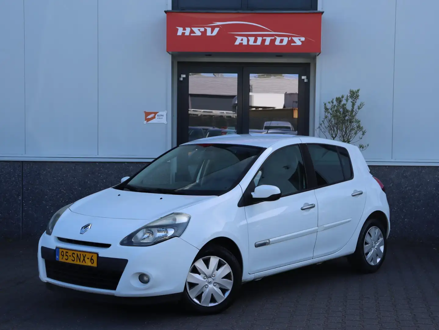 Renault Clio 1.5 dCi Authentique airco 4-deurs Wit - 1