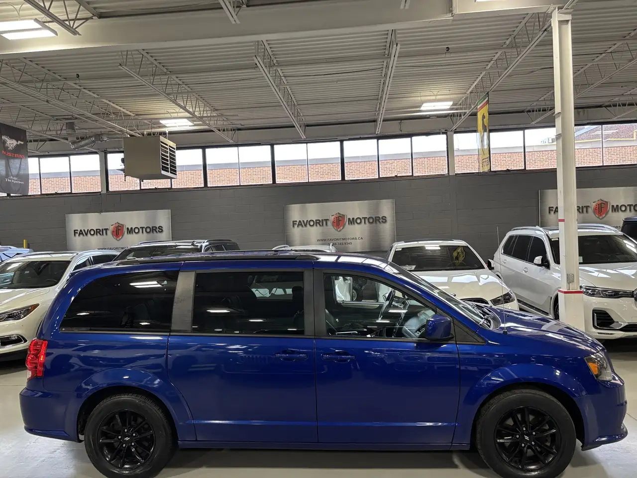 Dodge Grand Caravan снимка Dodge Grand Caravan