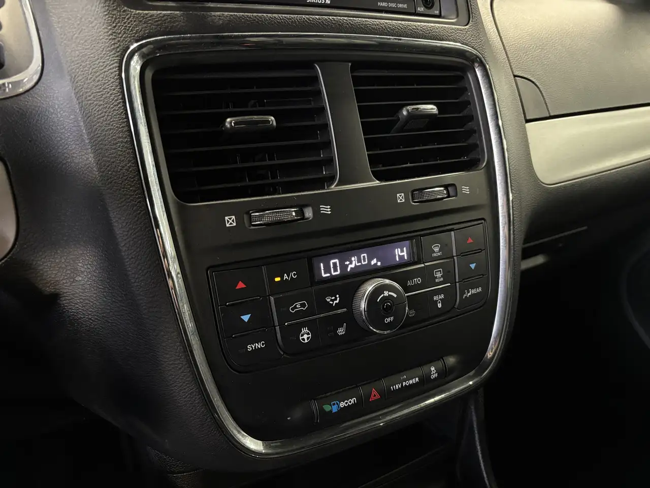 Dodge Grand Caravan снимка Dodge Grand Caravan