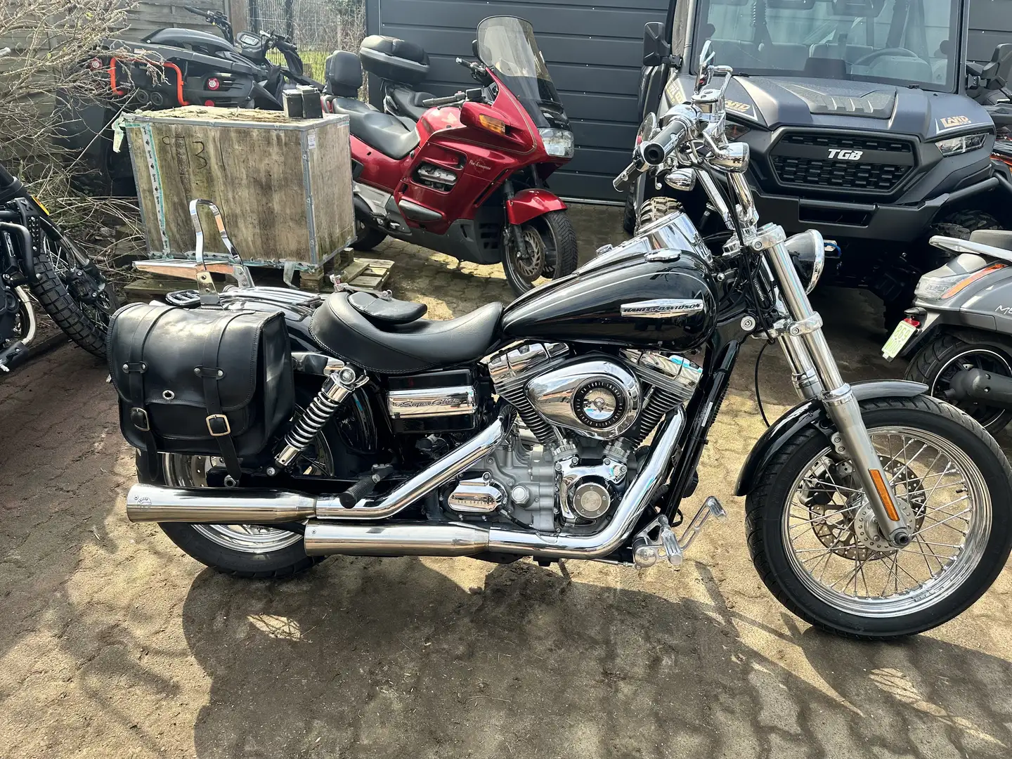 Harley-Davidson Dyna Super Glide - 1