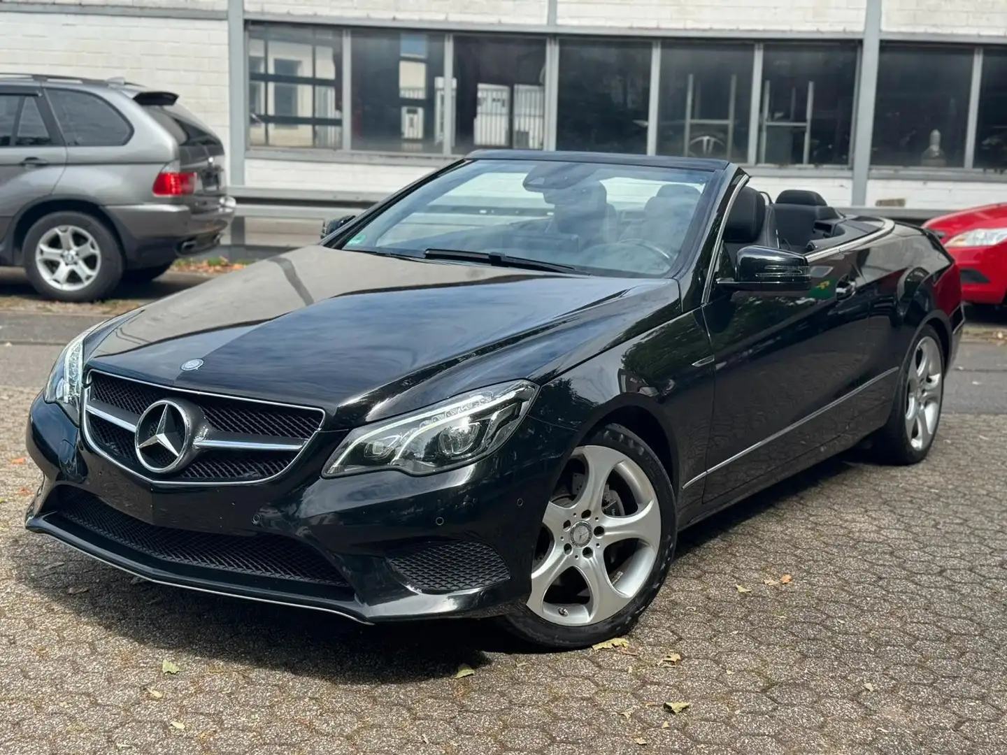 Mercedes-Benz E 200 Cabrio 7G Facelift /LED/ILS Sport-Paket Schwarz - 1