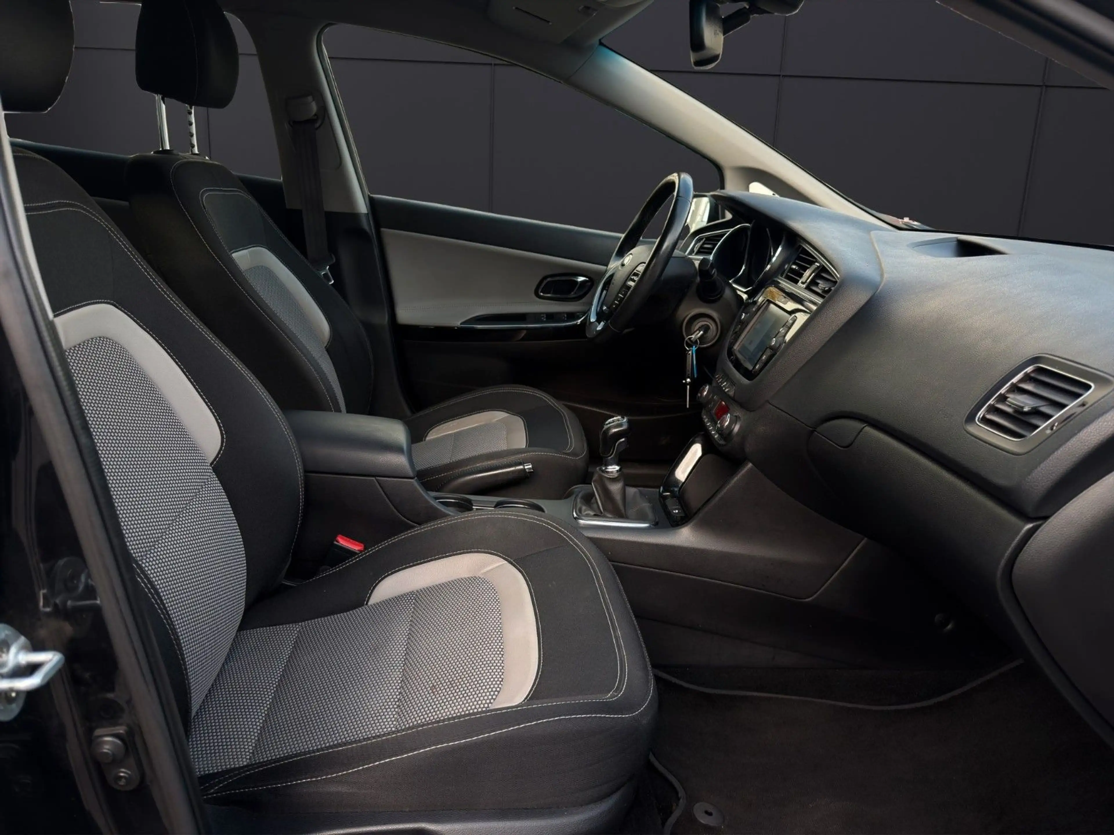 Kia Ceed SW / cee'd SW 1.6 GDI Dream Team Prem.-Paket+ NAV KAM — photo 11
