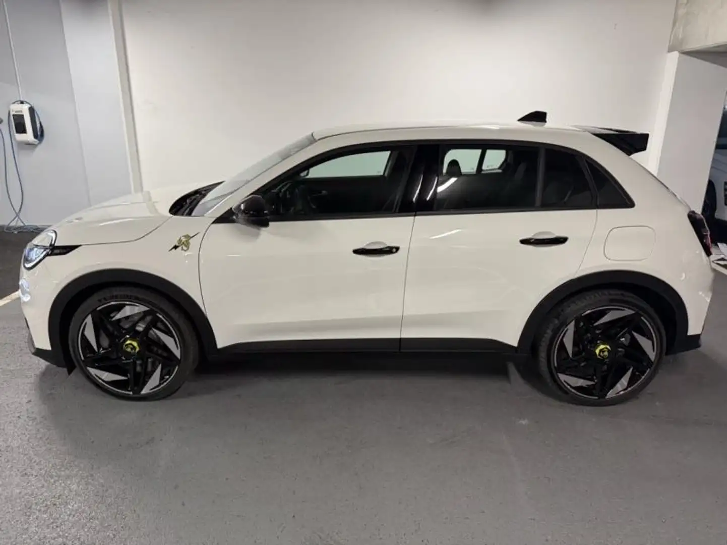 Abarth 600e e 240ch 54kWh Turismo Blanc - 2