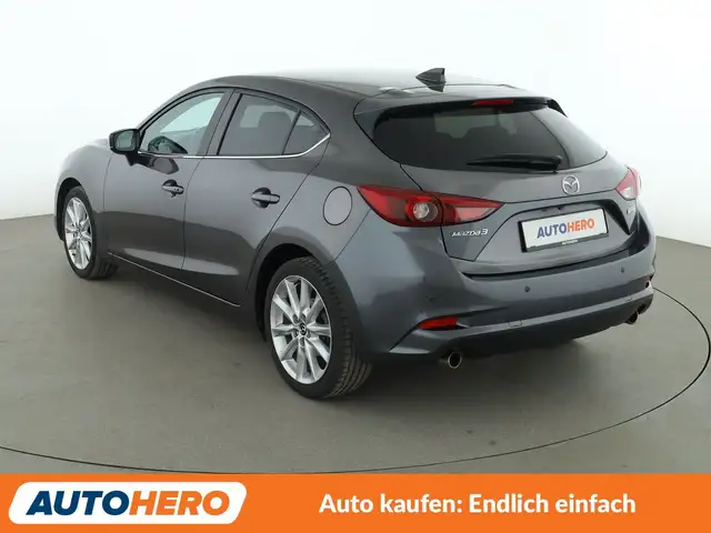 Mazda 3 view 4