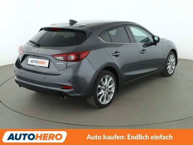 Mazda 3 view 6