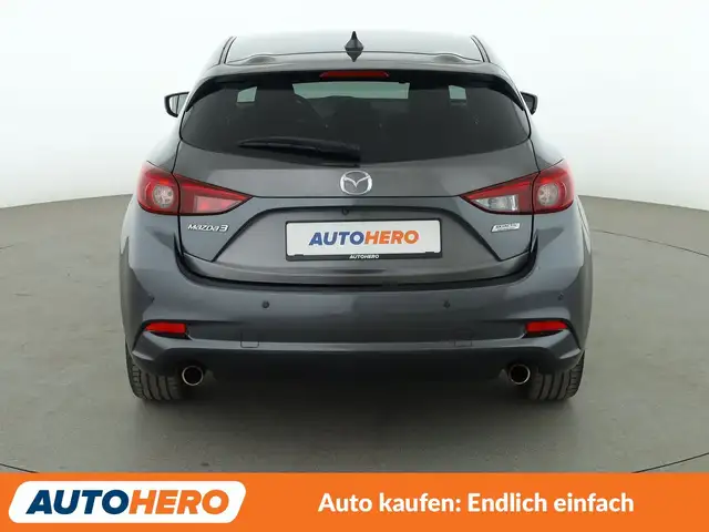 Mazda 3 view 5