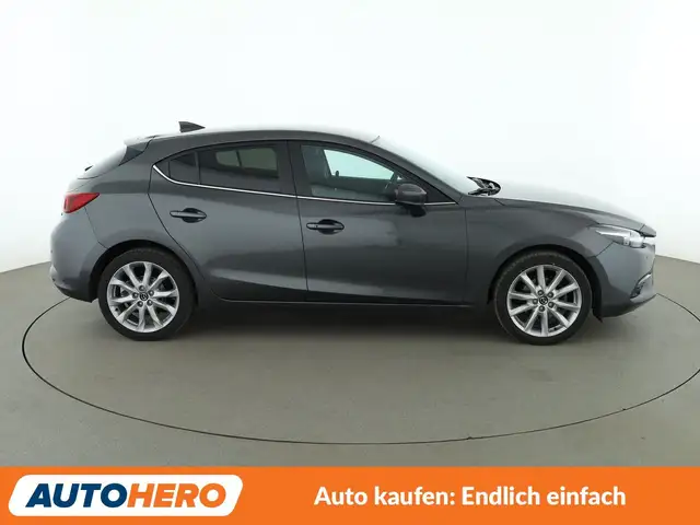 Mazda 3 view 7
