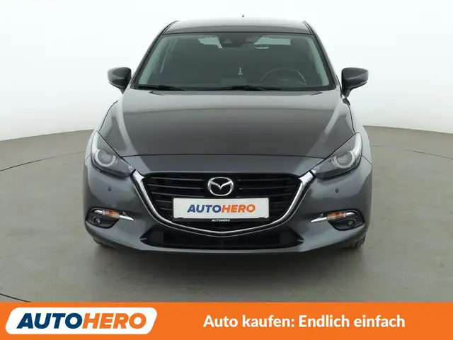Mazda 3 view 9