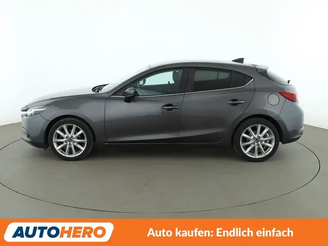 Mazda 3 view 3