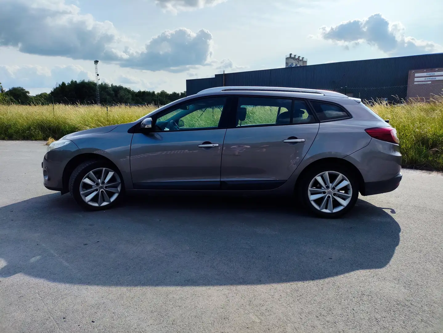 Renault Megane Mégane SW 1.5 dCi Privilège FAP Grijs - 2