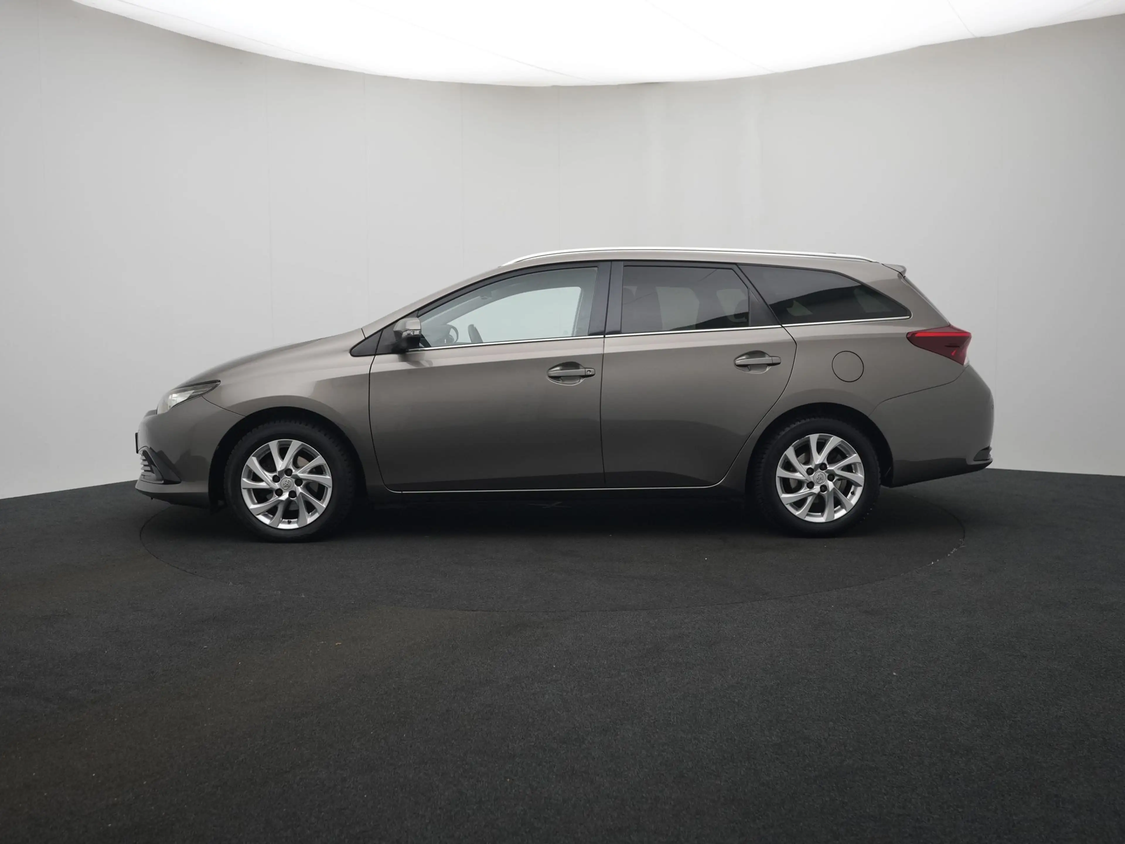 Toyota Auris Touring Sports 1.2T Energy Plus | NL Auto | Naviga — photo 3