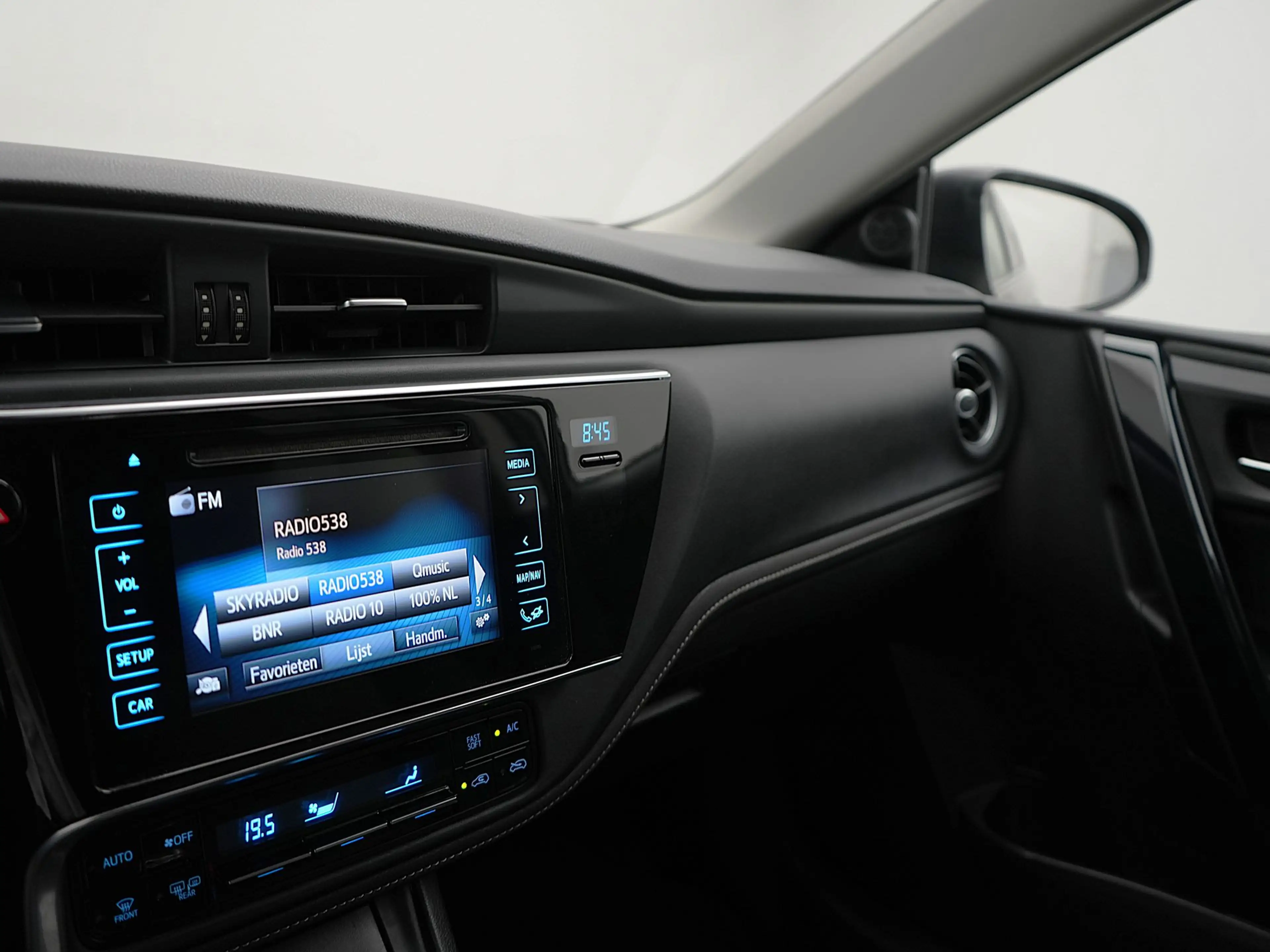 Toyota Auris Touring Sports 1.2T Energy Plus | NL Auto | Naviga — photo 4