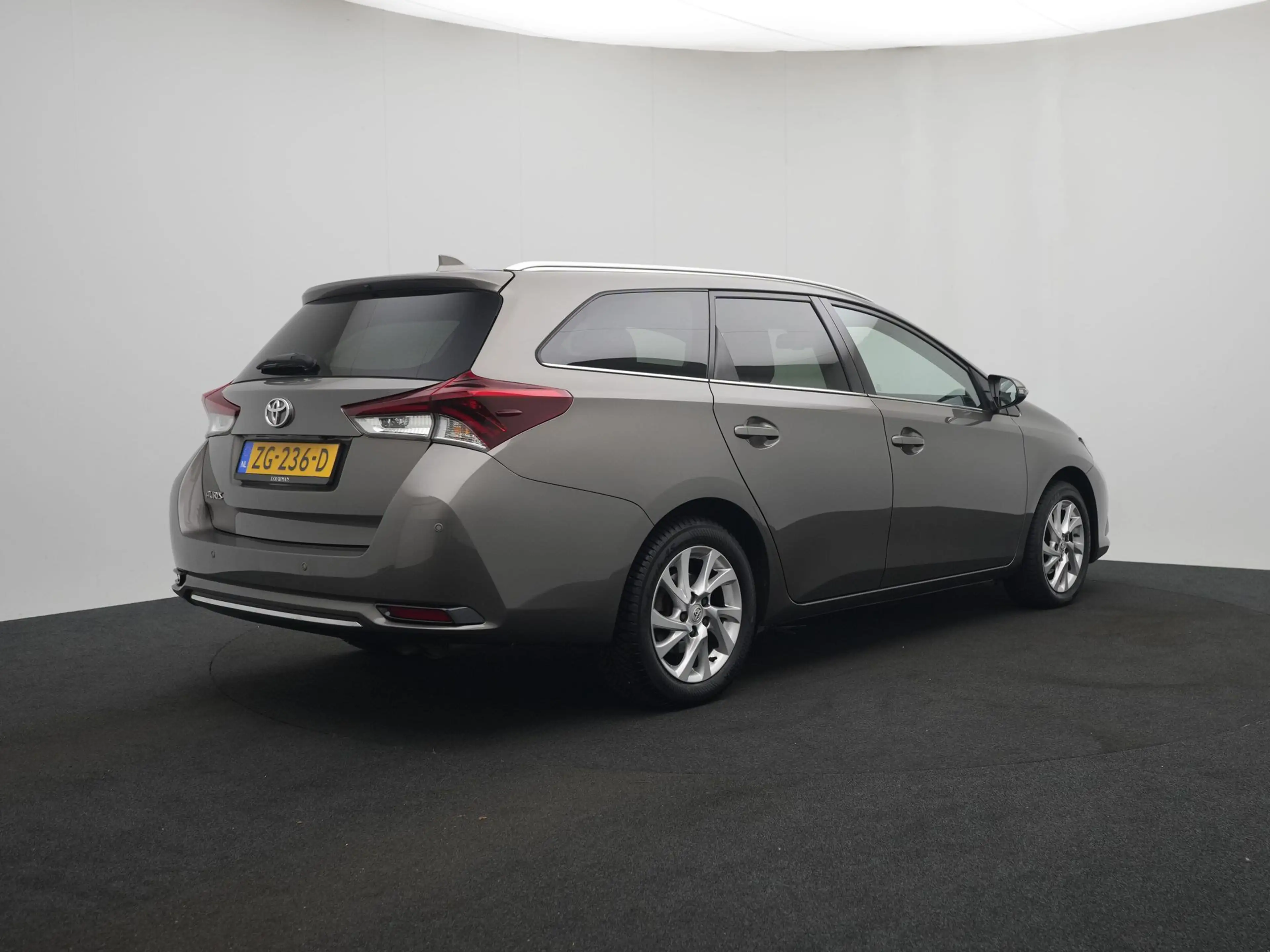 Toyota Auris Touring Sports 1.2T Energy Plus | NL Auto | Naviga — photo 2