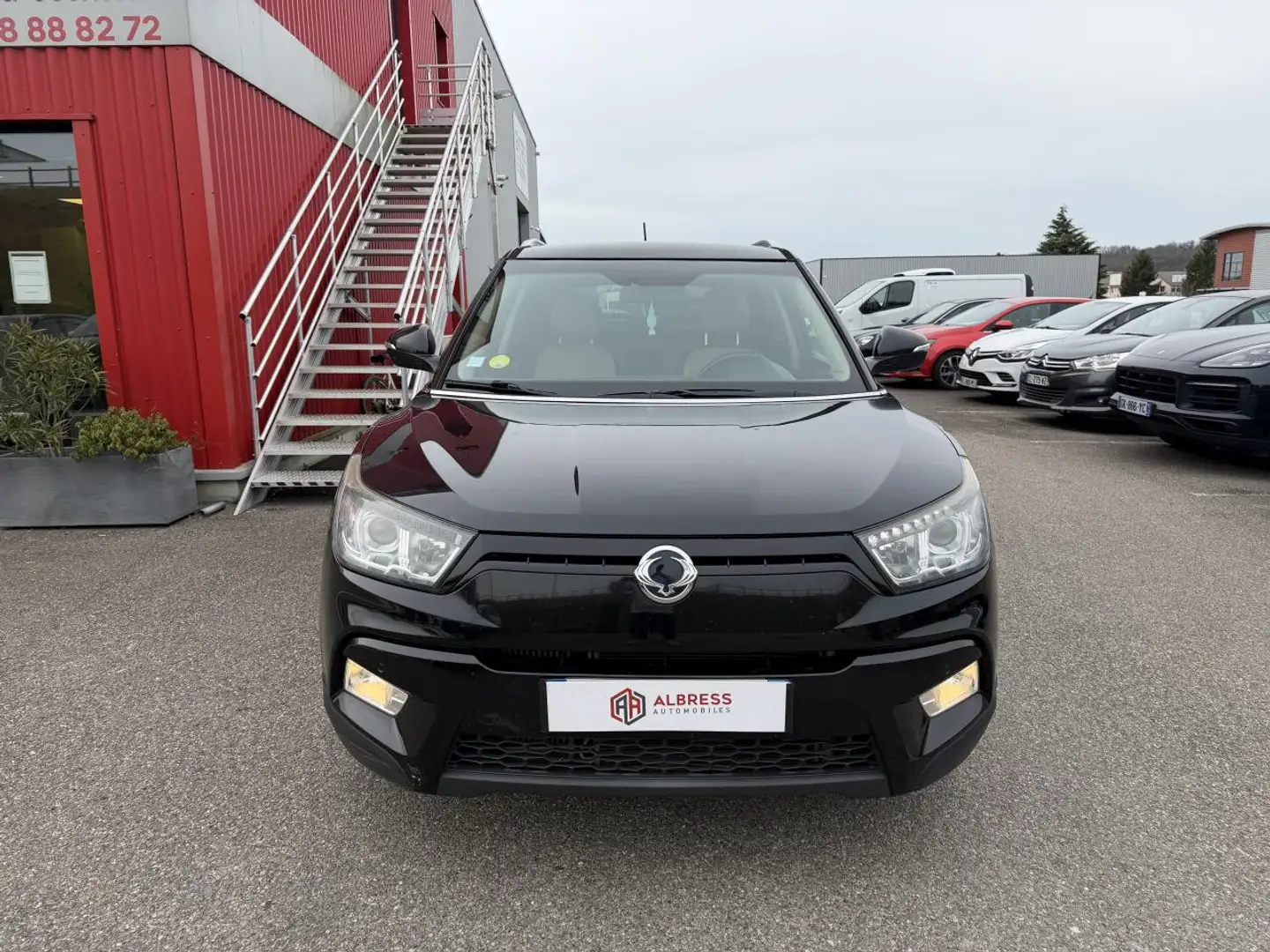 SsangYong Tivoli Tivoli 160 e-XDi 2WD  Luxury PHASE 1 Schwarz - 2