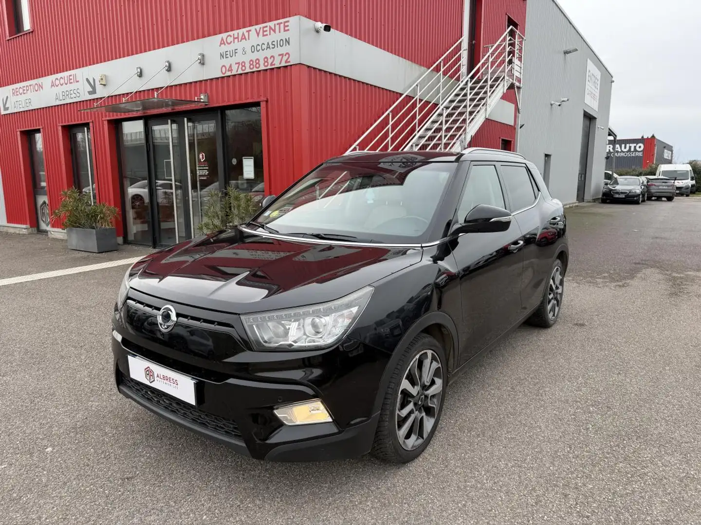 SsangYong Tivoli Tivoli 160 e-XDi 2WD  Luxury PHASE 1 Schwarz - 1