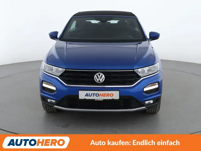 Volkswagen T-Roc view 9