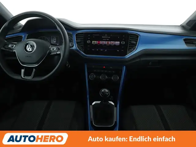 Volkswagen T-Roc view 12