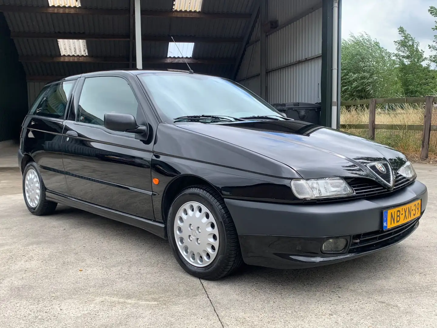 Alfa Romeo 145 1.7-16V Černá - 2