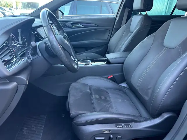 Opel Insignia view 11