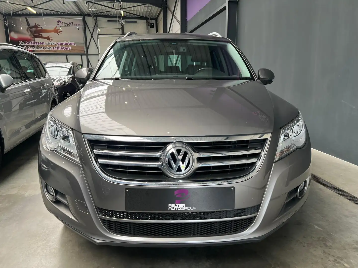 Volkswagen Tiguan 2.0D Leder, alu velgen, navi, 86 000km 1ste eig. Gris - 2