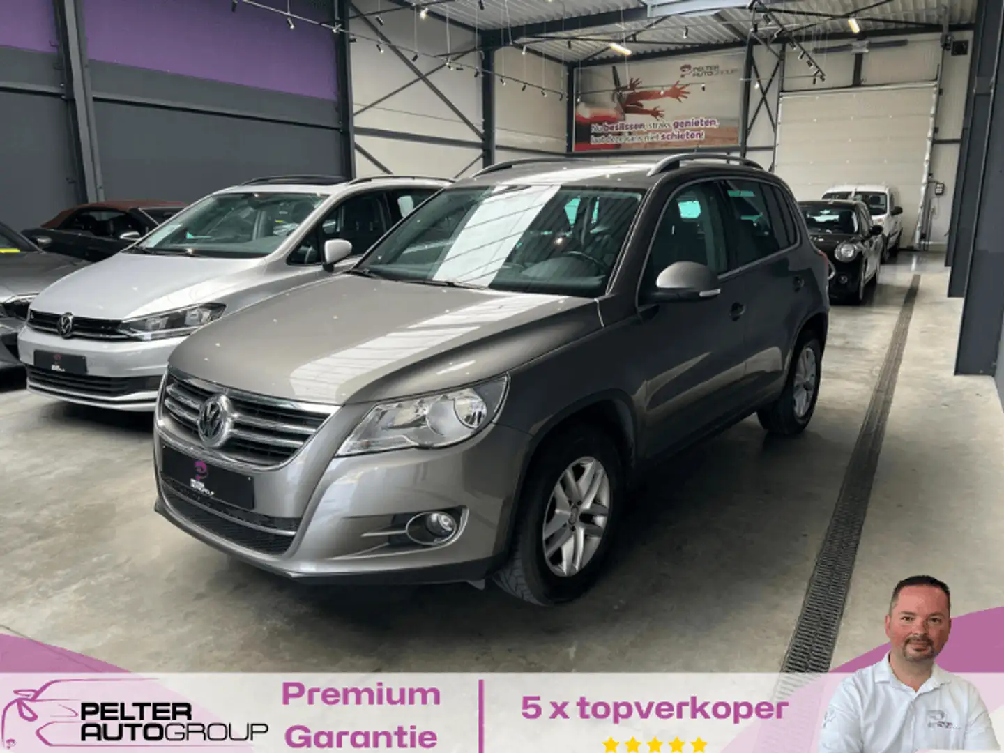 Volkswagen Tiguan 2.0D Leder, alu velgen, navi, 86 000km 1ste eig. Grey - 1
