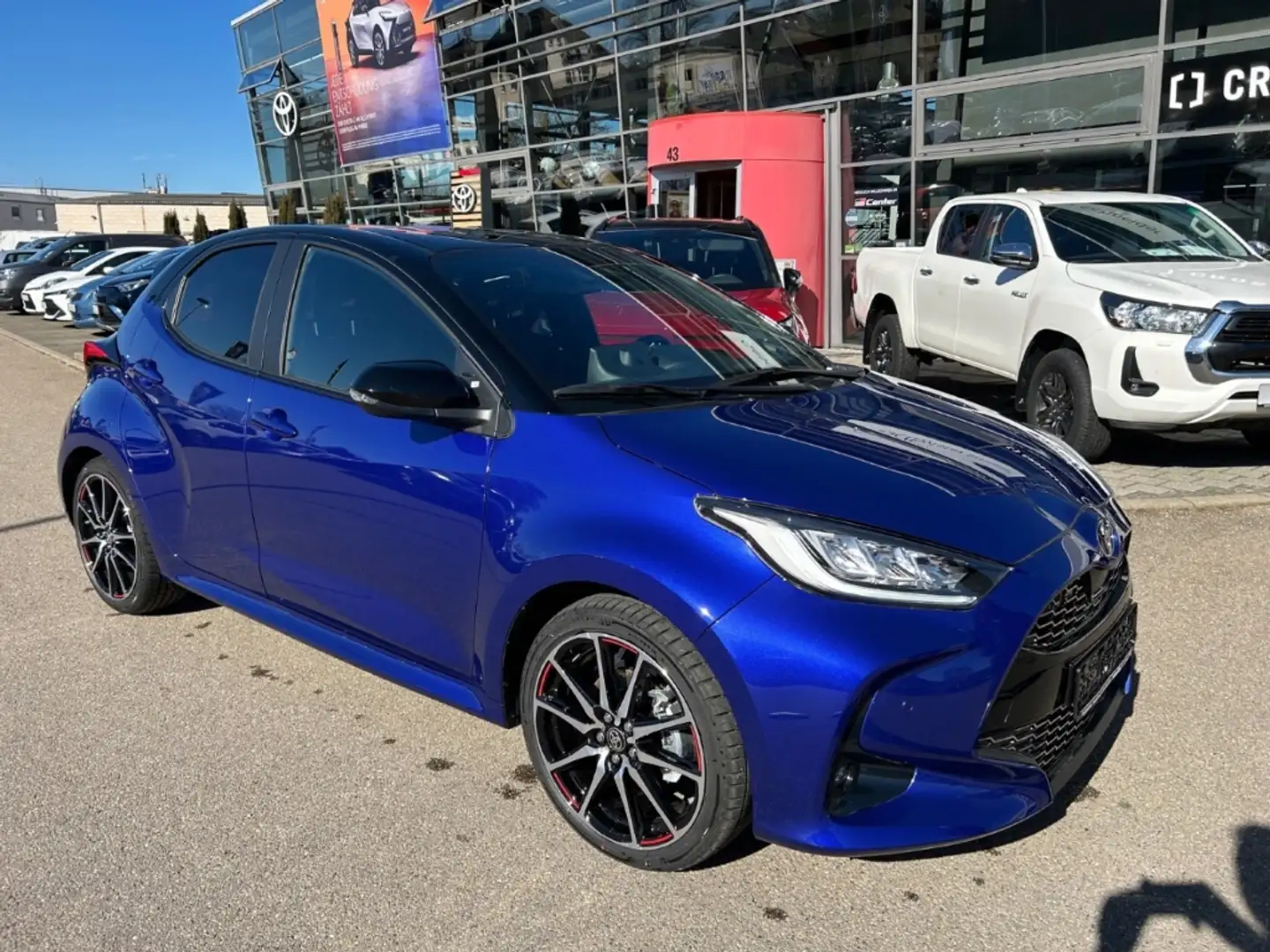Toyota Yaris Hybrid 1,5L GR-Sport Info + Safety Mavi - 2