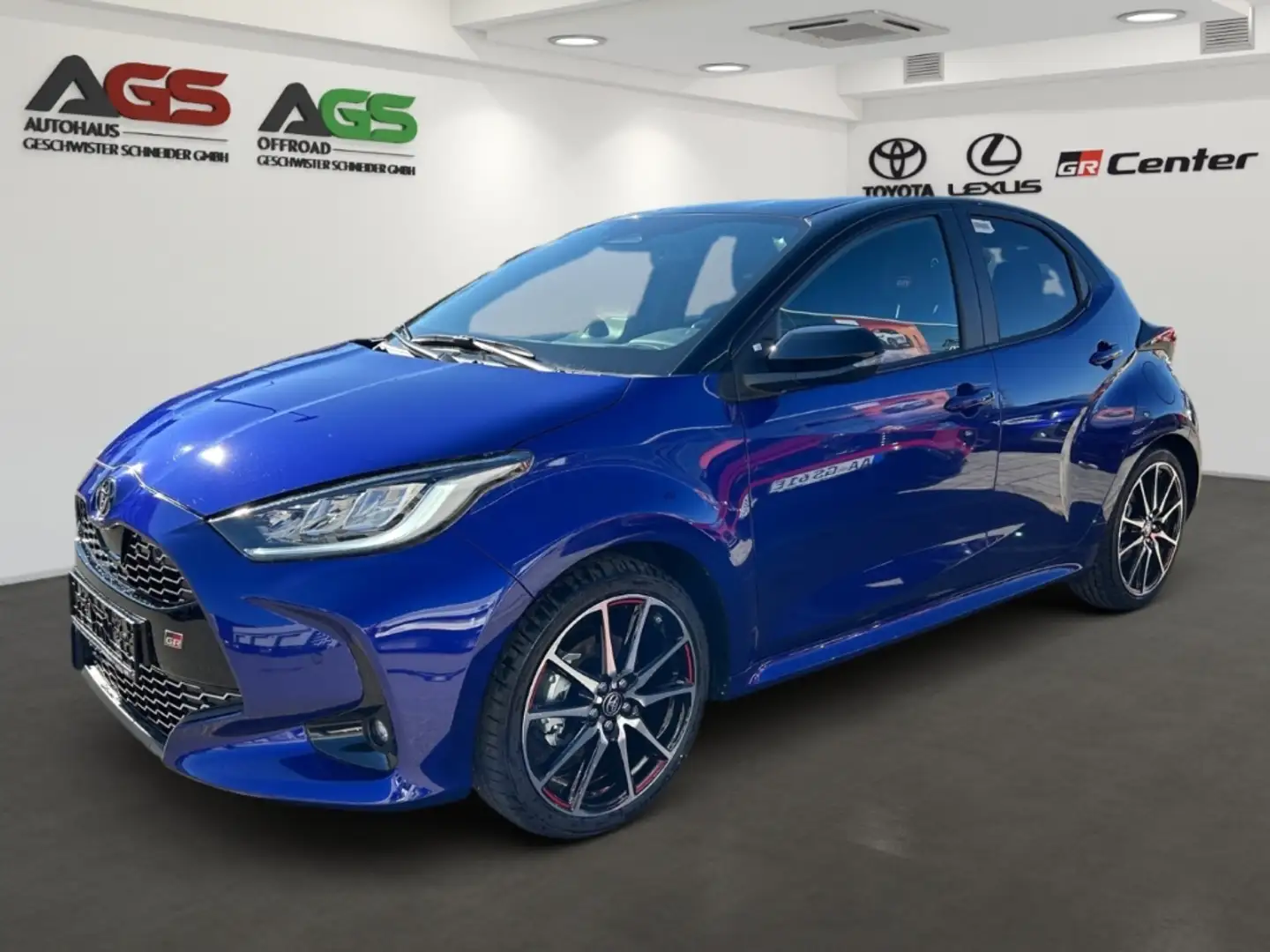 Toyota Yaris Hybrid 1,5L GR-Sport Info + Safety Mavi - 1