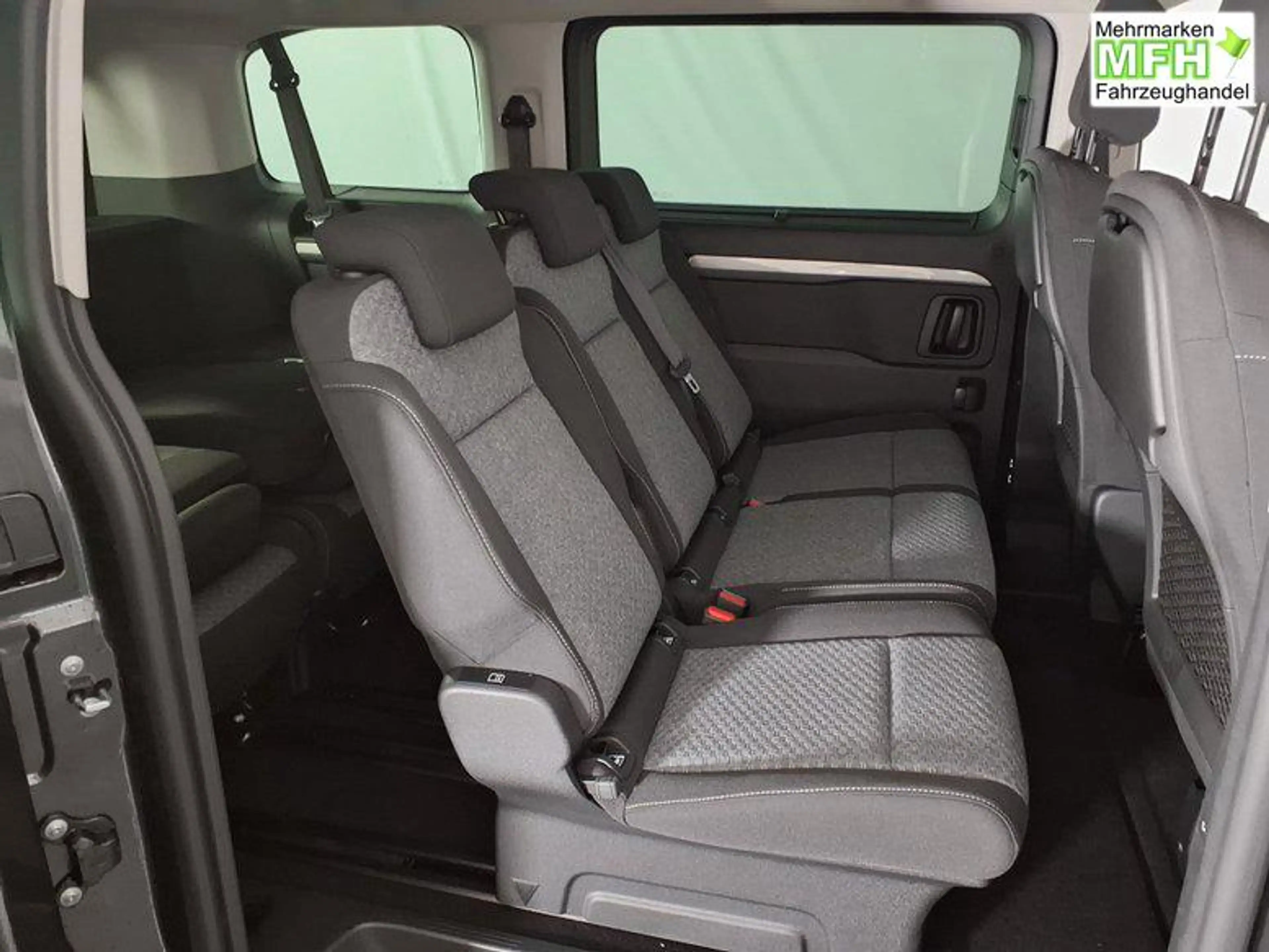 Opel Zafira Life Edition 2.2 Diesel 8-Gang Automatik 132 kW (179... — photo 9