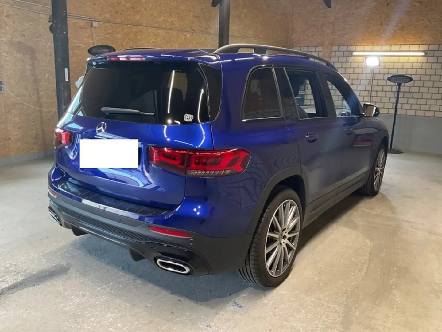 Mercedes-Benz GLB 200 AMG Line - 2