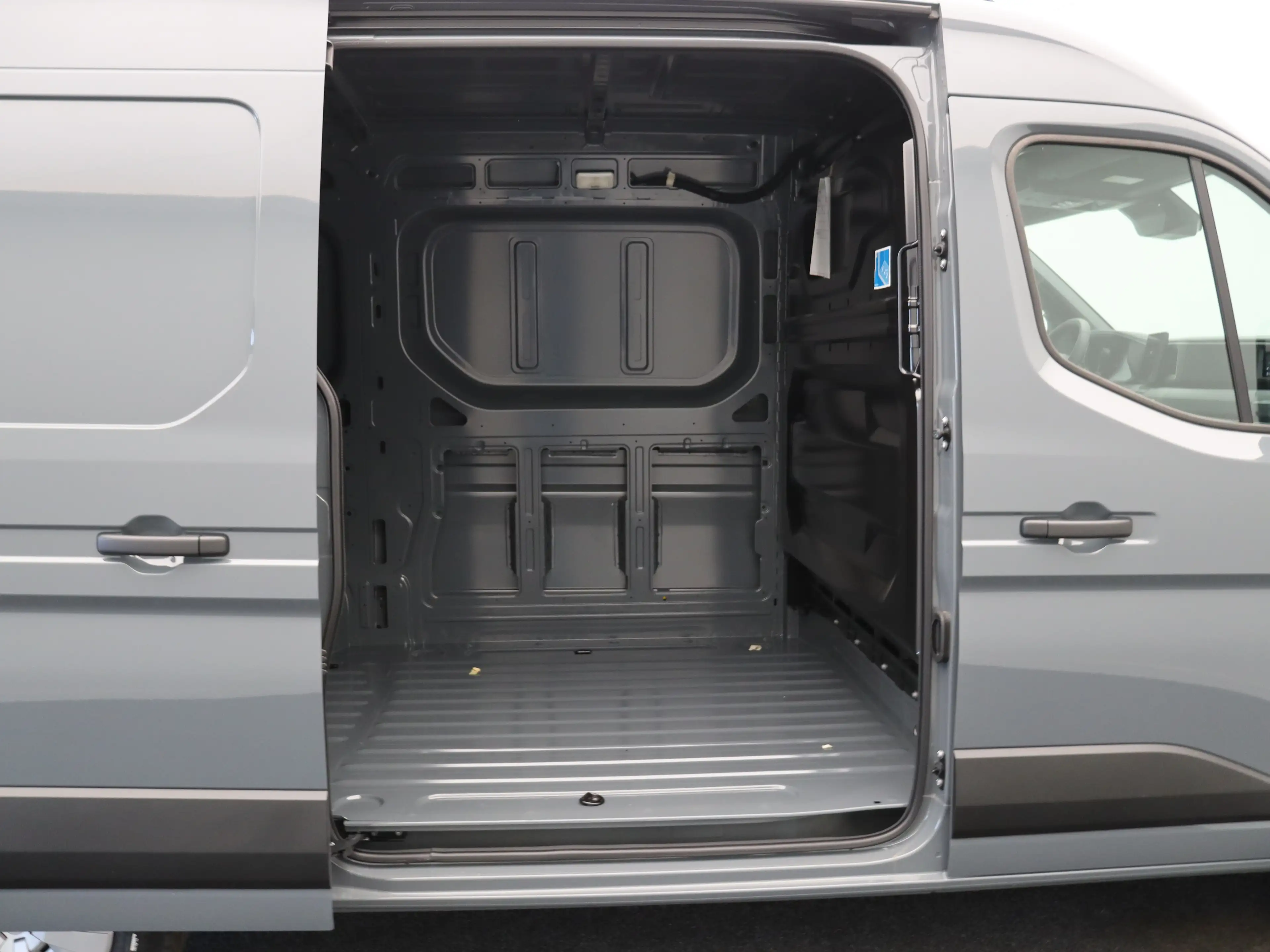 Nissan Interstar Interstar-e Limited + Trekhaak 87 kWh | 7" TFT kle — photo 7