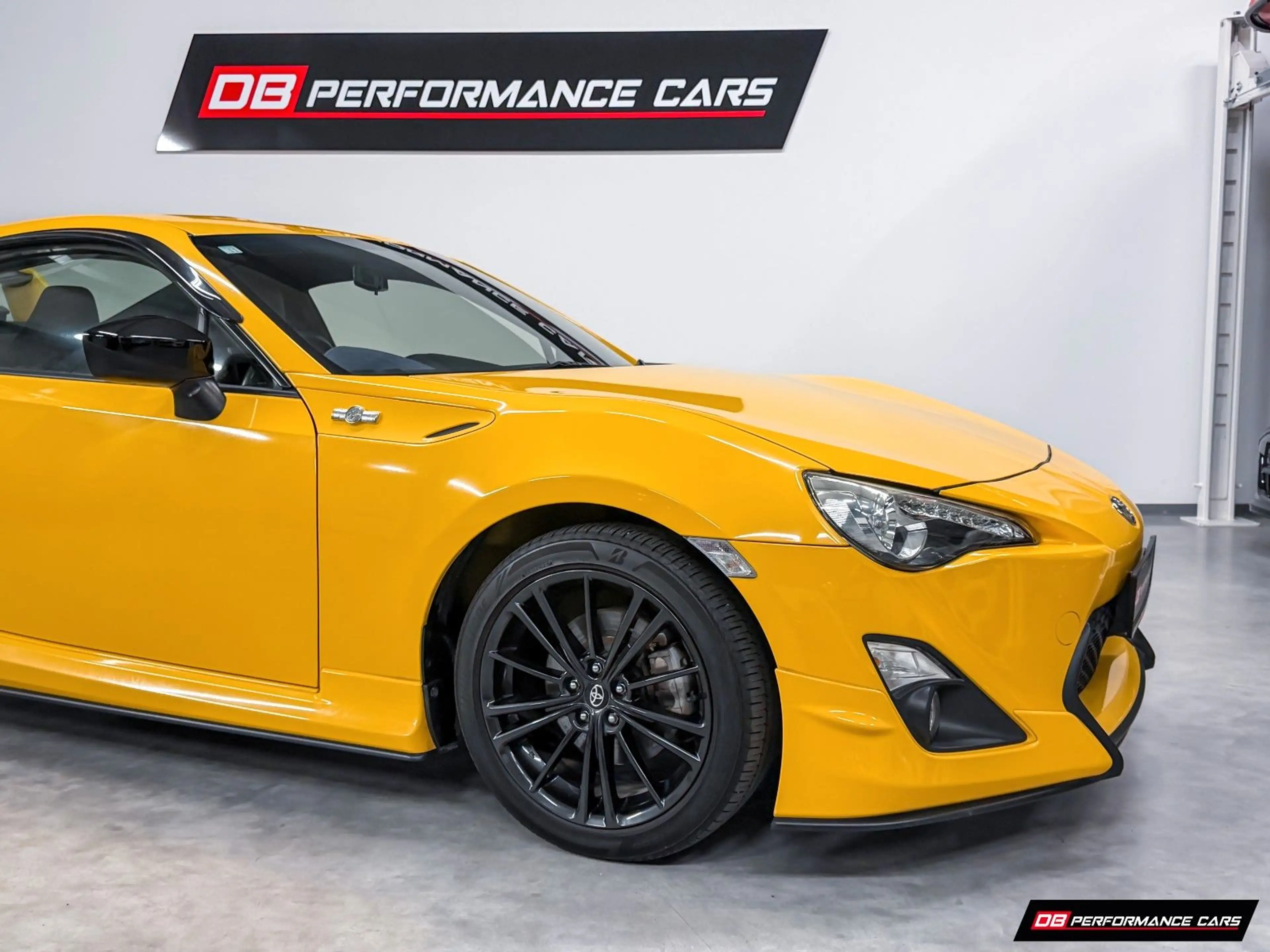 Toyota GT86 Aero Kit, Sonderfarbe gelb, selten,  JDM — photo 6