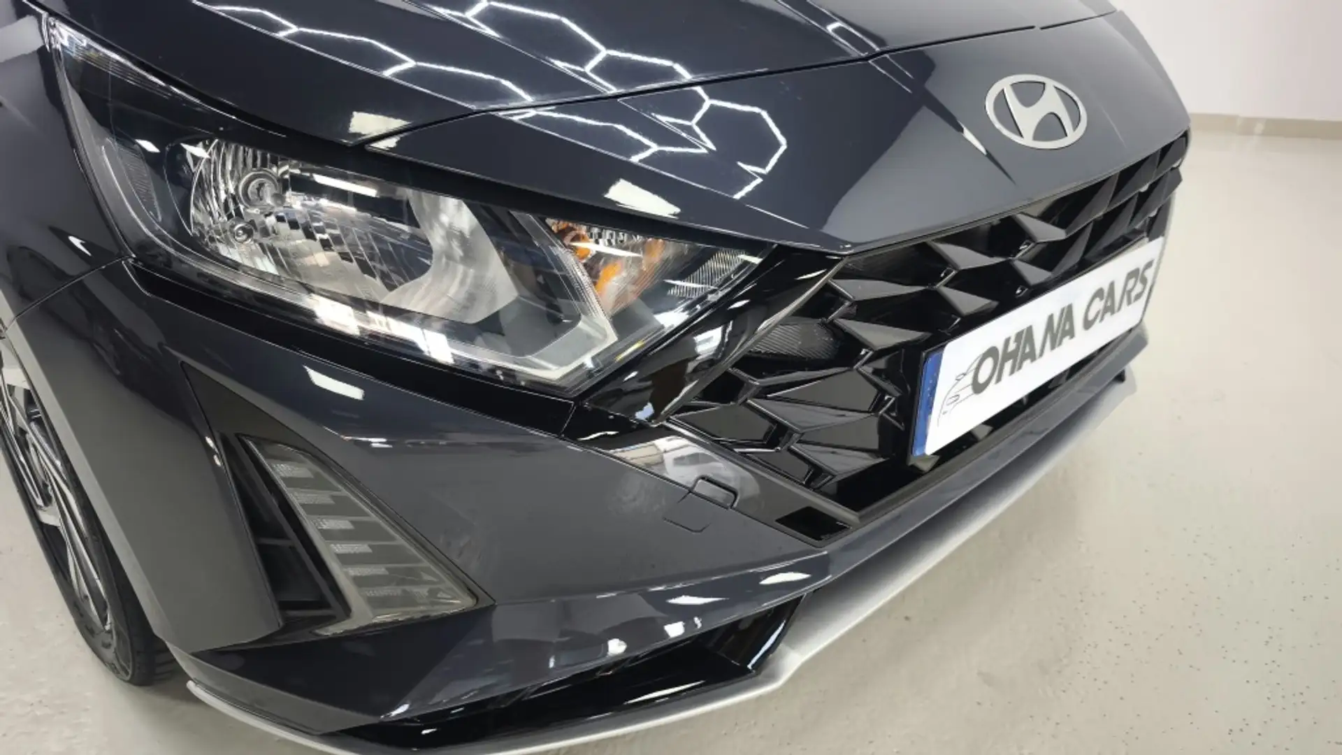 Hyundai i20 1.0 TGDI Klass 100 Gris - 2