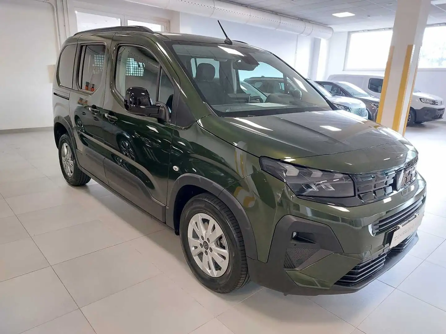 Peugeot Rifter MIX 5 POSTI BlueHDi 1.5 130 S&S EAT8 Allure Verde - 2