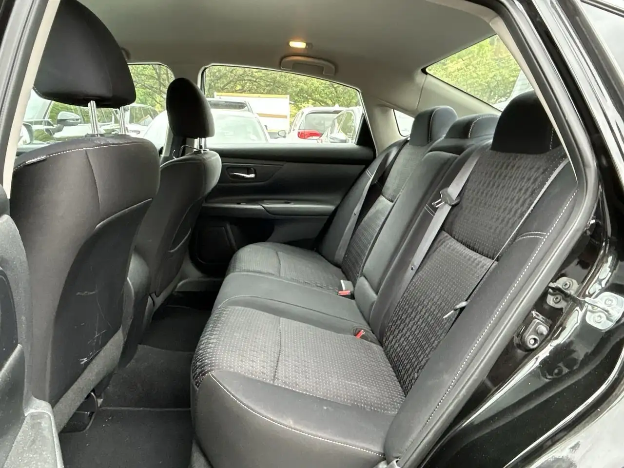 Nissan Altima снимка Nissan Altima