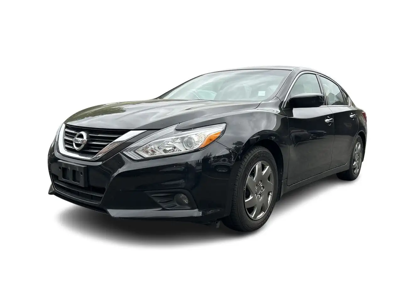 Nissan Altima снимка Nissan Altima