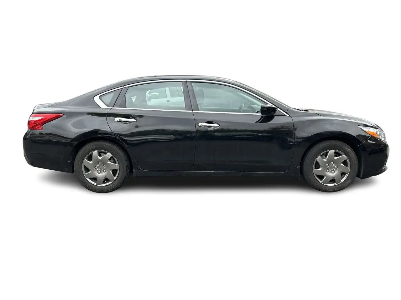 Nissan Altima снимка Nissan Altima
