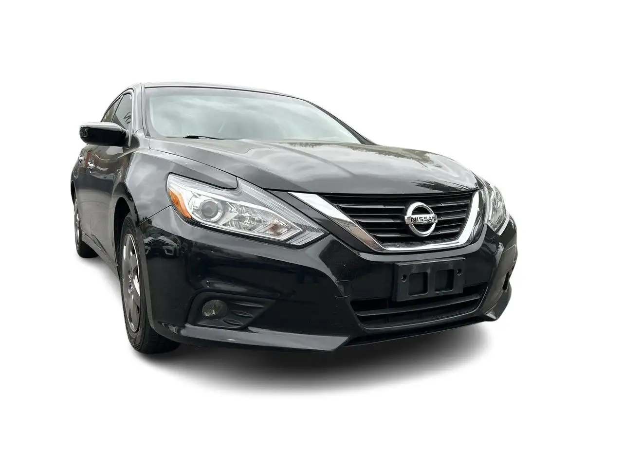 Nissan Altima снимка Nissan Altima