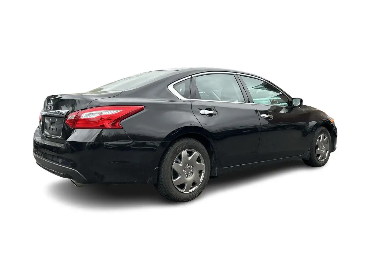 Nissan Altima снимка Nissan Altima