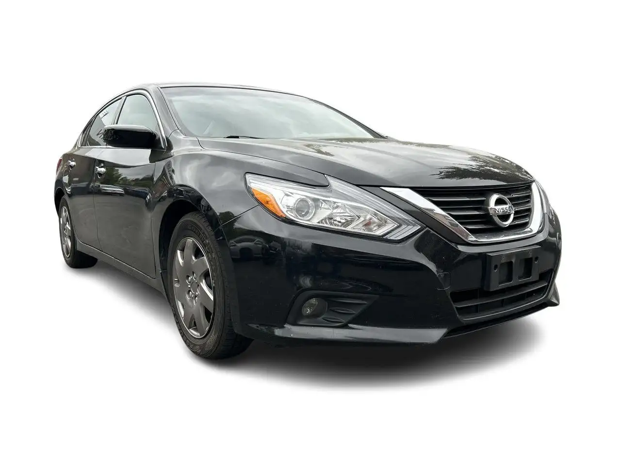 Nissan Altima снимка Nissan Altima