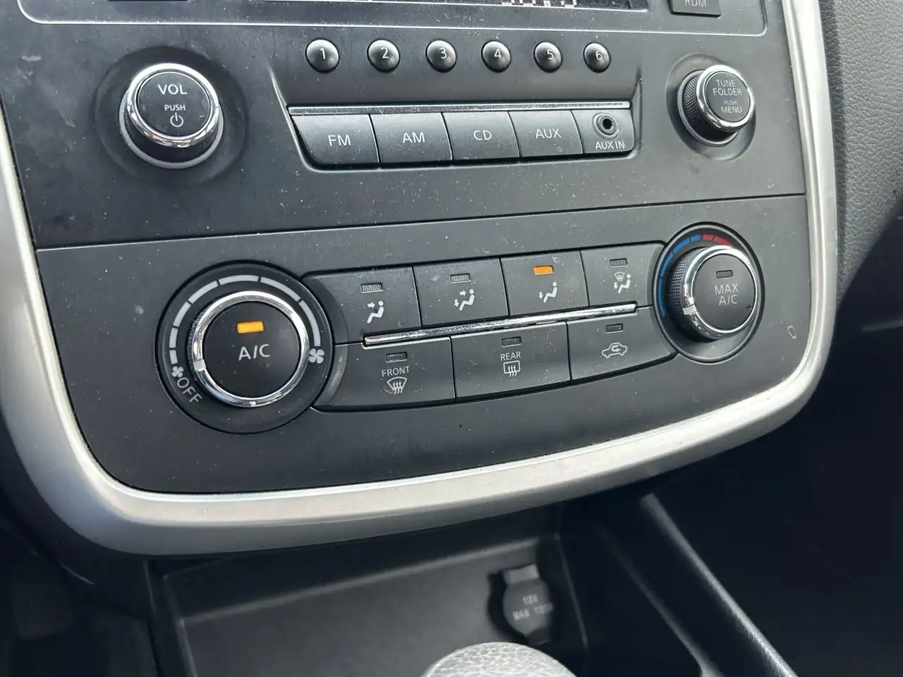 Nissan Altima снимка Nissan Altima