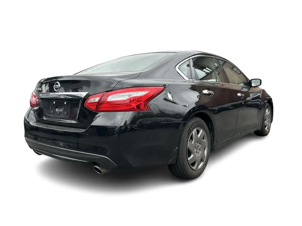 Nissan Altima снимка Nissan Altima