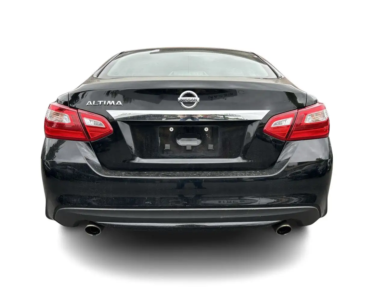 Nissan Altima снимка Nissan Altima