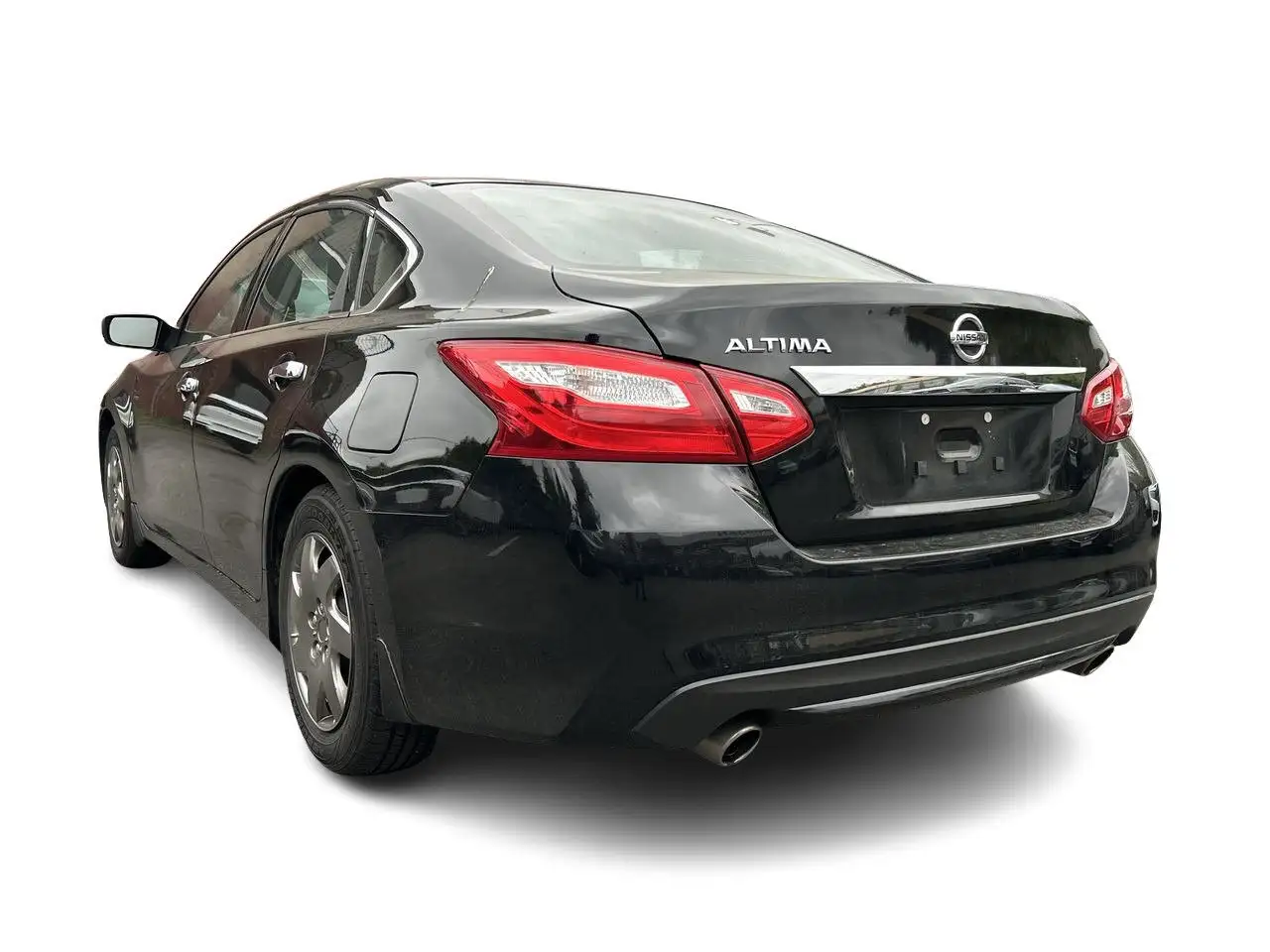 Nissan Altima снимка Nissan Altima