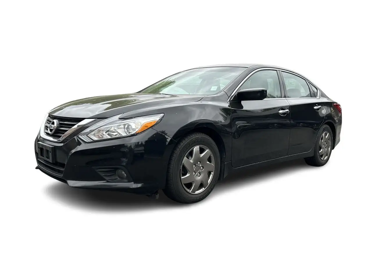 Nissan Altima снимка Nissan Altima