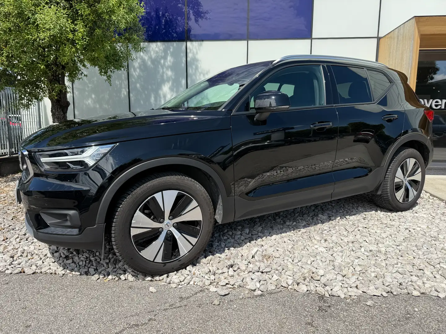 Volvo XC40 XC40 2.0 b4 Momentum Pro awd auto my21 Schwarz - 1