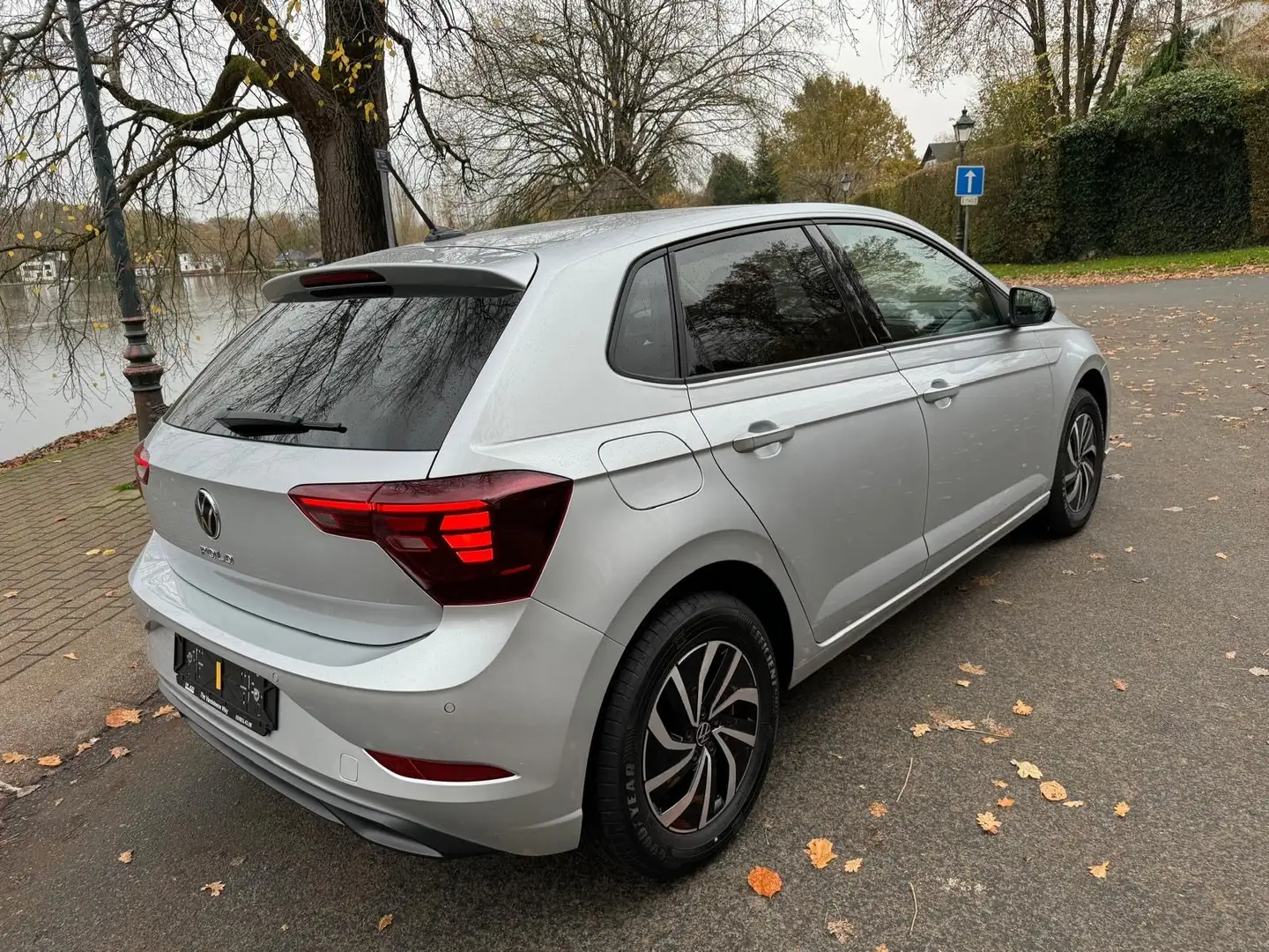 Volkswagen Polo Polo 1.0 TSI 95 S Gris - 2