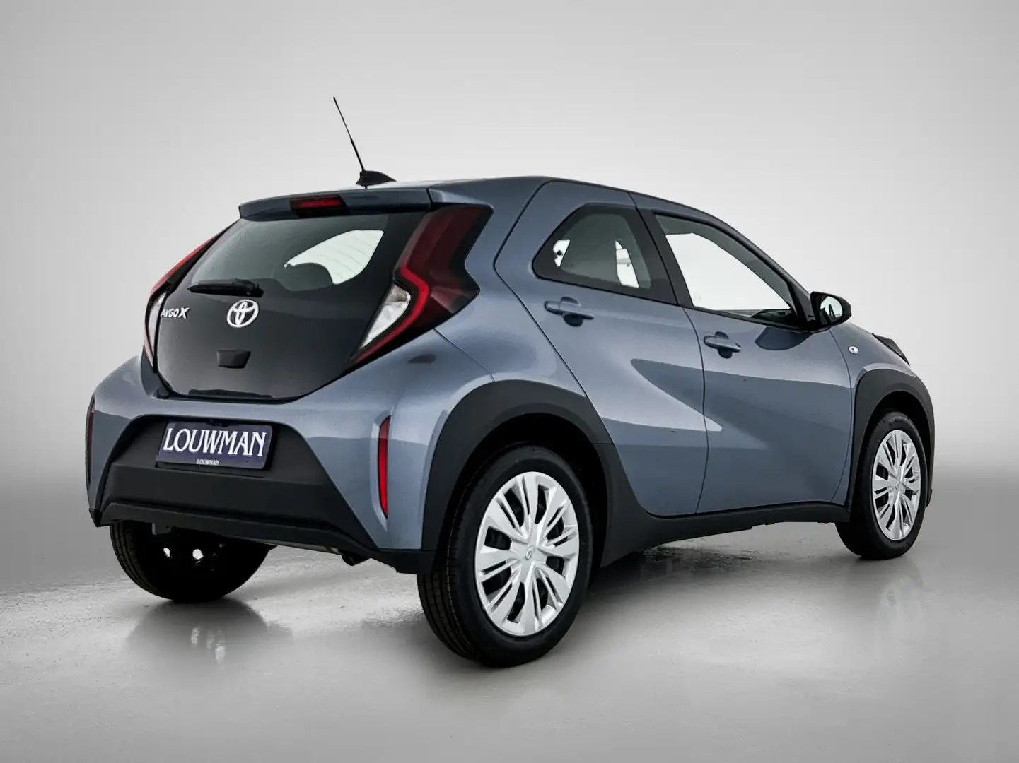 Toyota Aygo X 1.0 VVT-i MT Play - Louwman Zin in Zomervoordeel a Grijs - 2