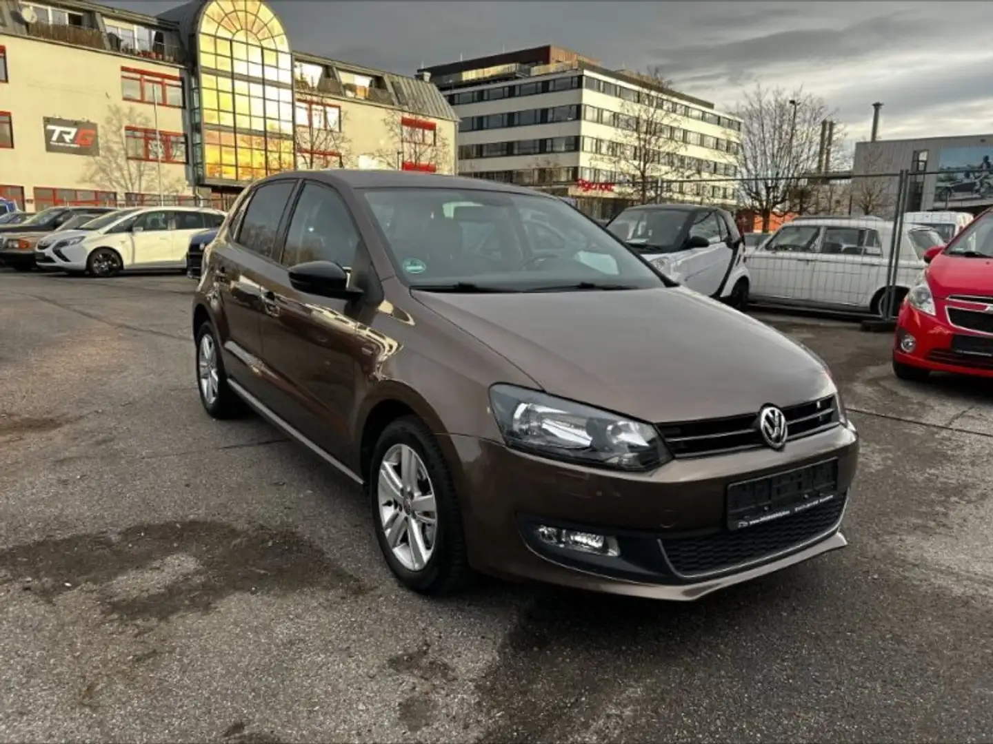 Volkswagen Polo Match Marrón - 1