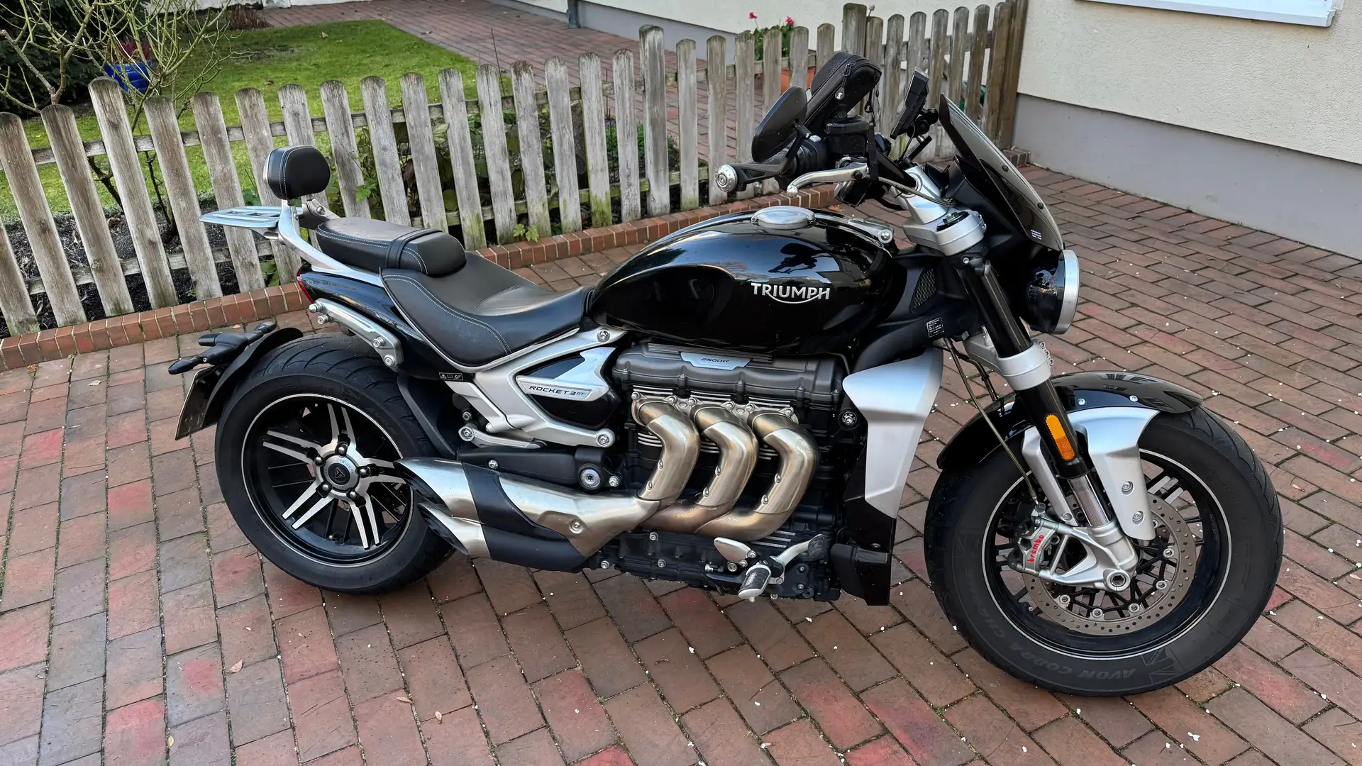 Triumph Rocket 3 GT Muscle Cruiser Negro - 2